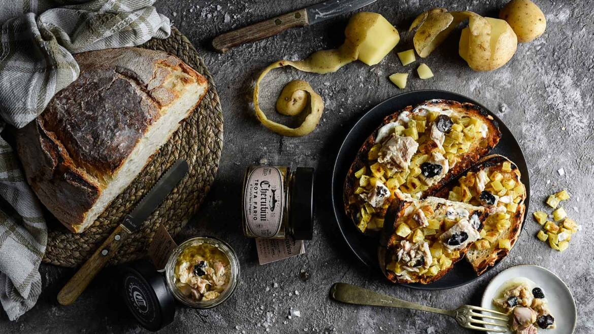 Crostone con patate arrosto e filetti di trota al tartufo