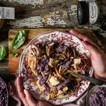 Spaghetti pesto di cavolo viola e trota iridea